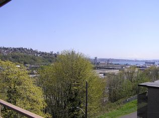 2302 W Boston St APT 4B, Seattle, WA 98199