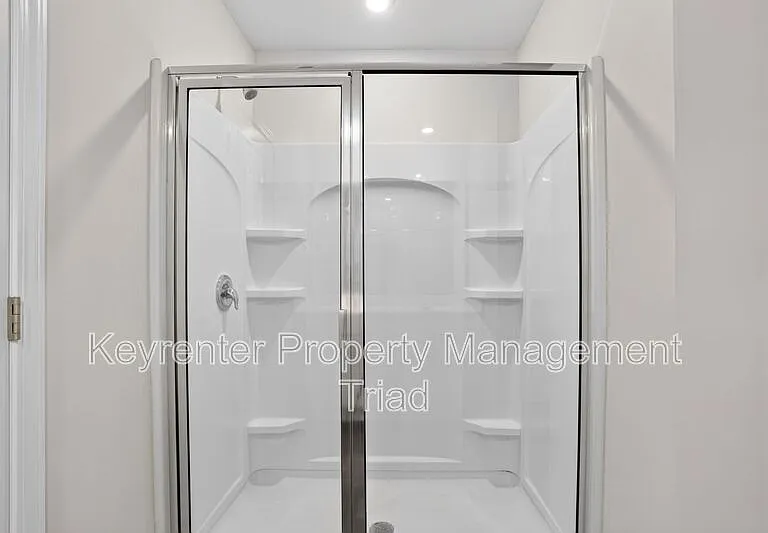 5109 Black Forest Dr — Photo 47