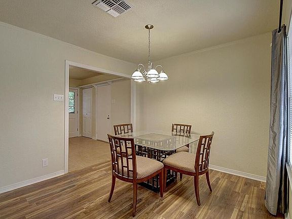 3rd image of 4021 Markins Dr