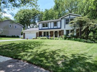 6S450 Millcreek Ct, Naperville, IL 60540