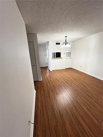 2 bed, 1.0 bath, 950 sqft, $1,250 — Photo 4