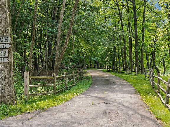 2nd image of 2465 French Lake Rd
