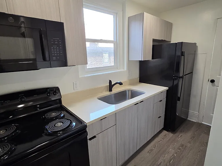 2746 S Madison Ave #2 — Photo 4