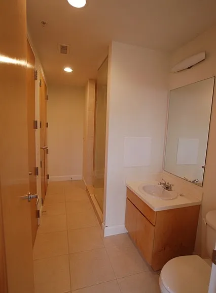 106 N High St #401 — Photo 15