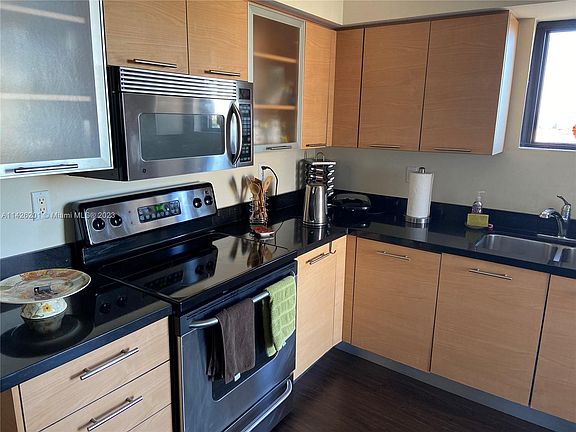 3rd image of 3300 NE 191st St APT 1507