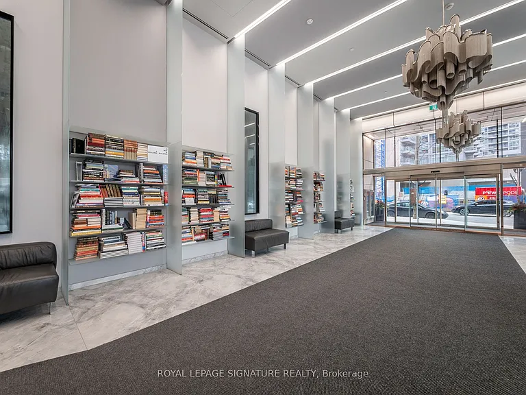 5 Soudan Ave #1010 — Photo 21