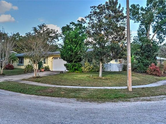 2nd image of 112 Aspen Pl