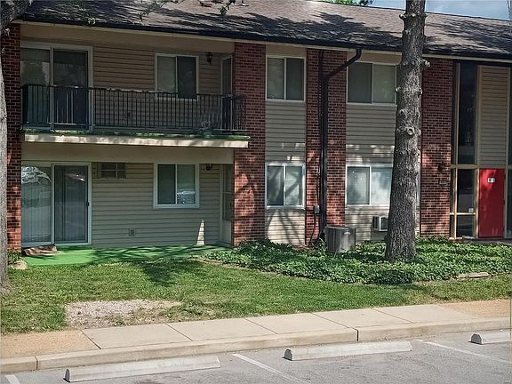 3rd image of 10065 Bunker Hill Dr APT A