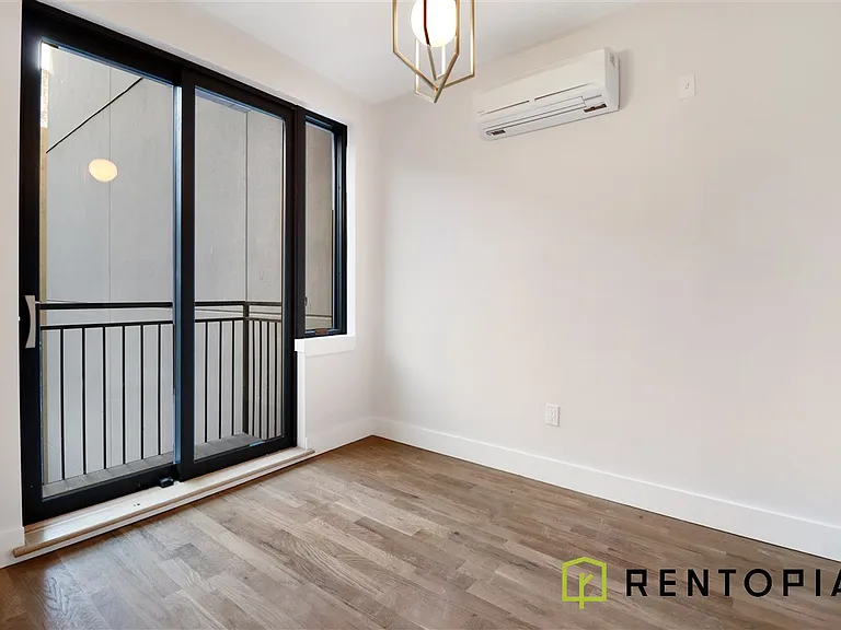 295 N 7th St #302B — Photo 6