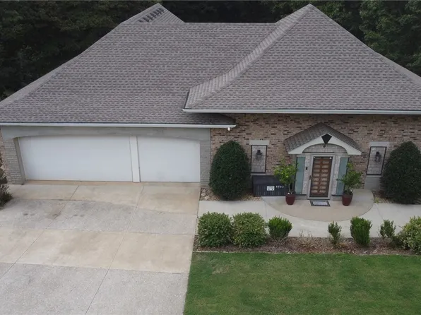 8793 Apple Gln, Rogers, AR 72756