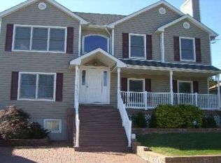 184 Sweezy Ave, Freeport, NY 11520