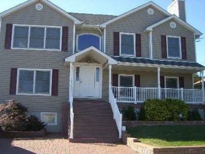 184 Sweezy Ave, Freeport, NY, 11520