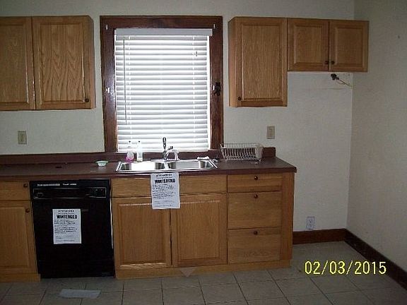 4th image of 845 Greenbay Ave