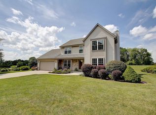 1315 Apple Tree Ln, Brookfield, WI 53005