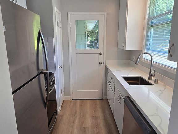 3rd image of 1110 Laurel St #3