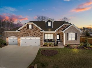 7804 NW Meadows Dr, Stokesdale, NC 27357
