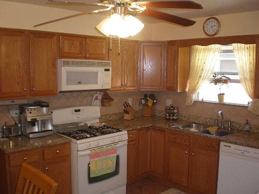 2nd image of 3406 Emerson St
