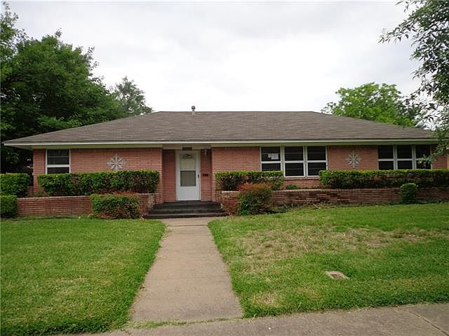 1st image of 520 Lindenwood Dr