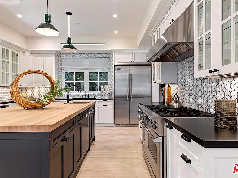 9767 Monte Mar Dr — Photo 15