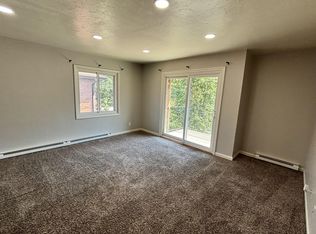 231 N 1st St #2, Seward, NE 68434