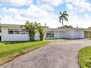 1556 SE 7th St, Deerfield Beach, FL 33441