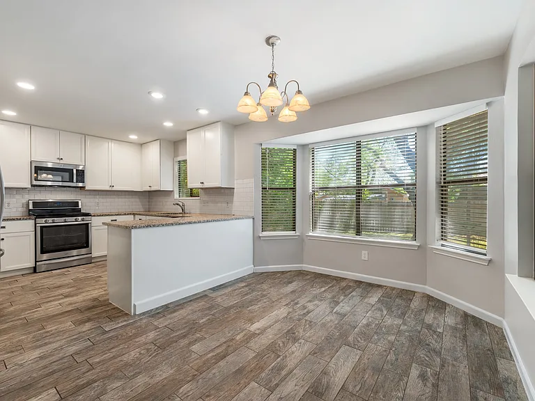 7501 Whistlestop Dr — Photo 6