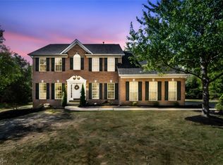 1255 Arlet Ct, Broadview Heights, OH 44147