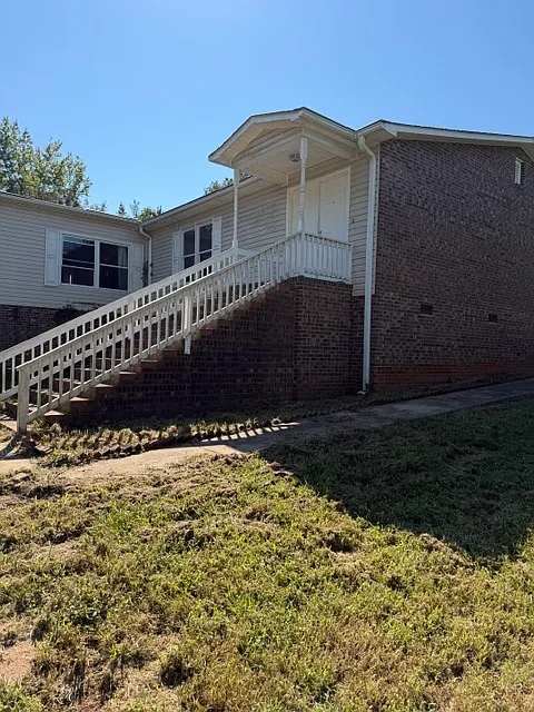 3 bed, 2834 sqft, $1,600 — Photo 2