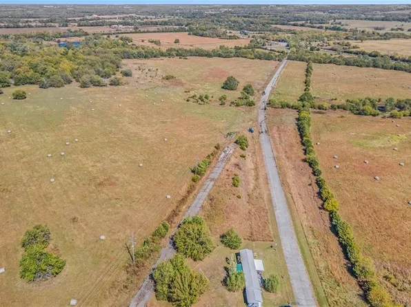 4 W 359th St, Louisburg, KS 66053