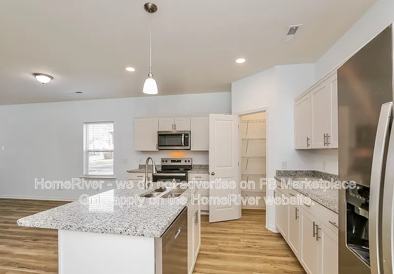 817 Chandler Ave — Photo 6