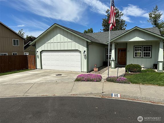 2nd image of 1115 SE Moorbrook Court