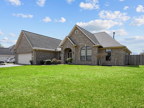 4th image of 317 Heritage Oaks Dr