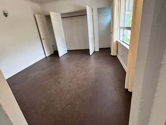 2nd image of 704 12th St #9