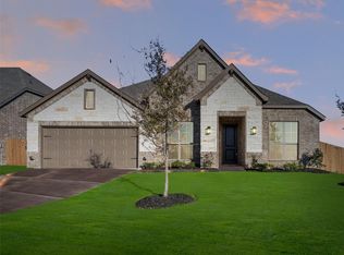 100 Goldfinch Rd, Joshua, TX 76058