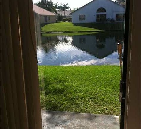 2nd image of 9462 Palm Cir S