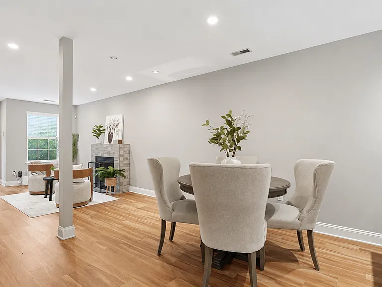 458 Jason Dr — Photo 5