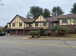 32 Rainbow Pond Dr APT A1, Walpole, MA 02081