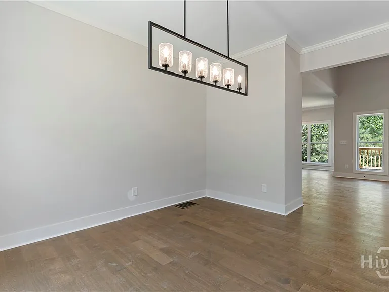 400 Ansley Dr — Photo 9