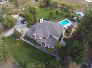 951 Spring Grove Rd, Hollister, CA 95023