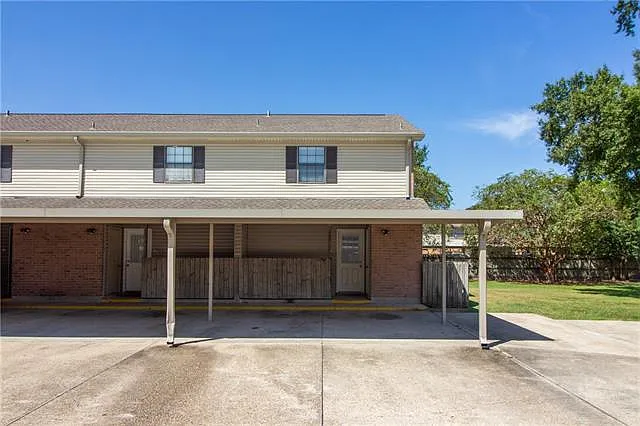 2 bed, 1.5 bath, 1250 sqft, $1,250 — Photo 3