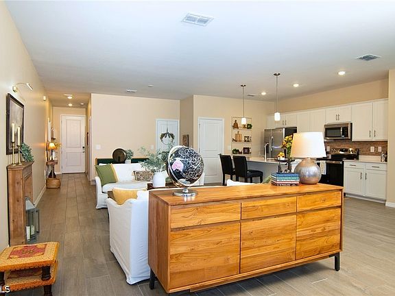 4th image of 2433 Avocado Ln