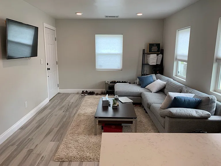 5033 Doreen Ave — Photo 4