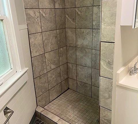 4th image of 1903 E 123rd St #2