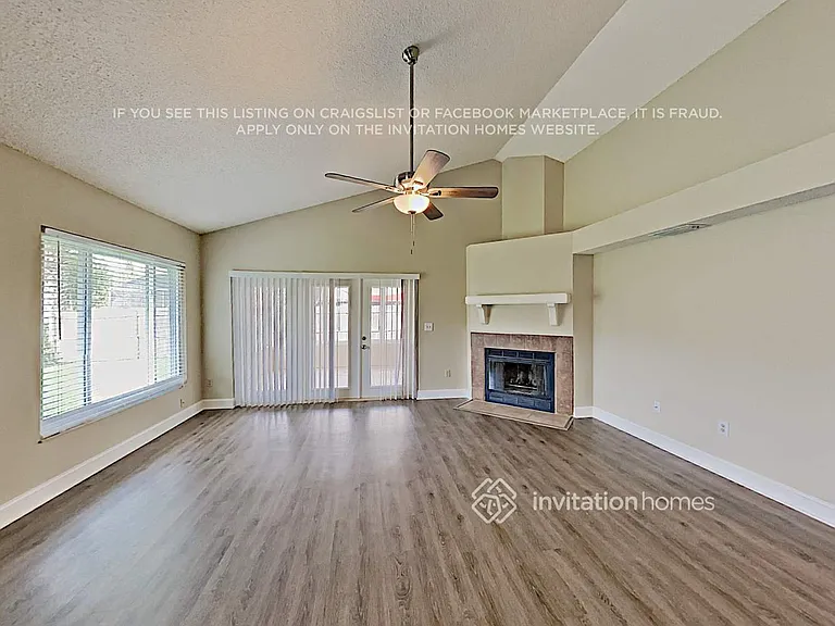 562 Cidermill Pl — Photo 2