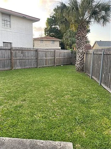 1621 Caton Ct — Photo 21