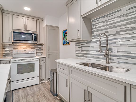 2nd image of 4859 Cedar Springs Rd #141