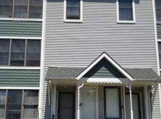28 Burlington Ct, Hamburg, NJ 07419