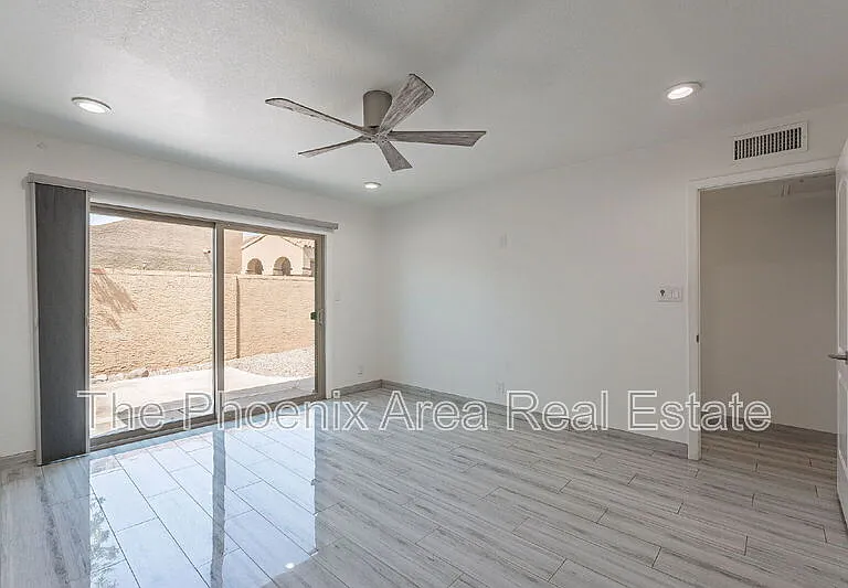 9128 E Gelding Dr — Photo 25