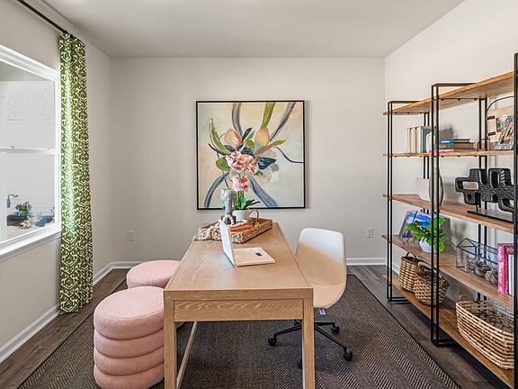 3rd image of 20 Tiger Eye Dr