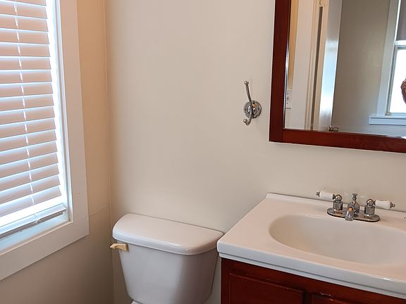 5th image of 801 E Citrus Ave